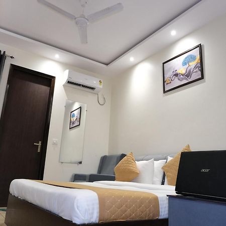 Hotel De Hocks Deluxe - New Delhi Railway Station المظهر الخارجي الصورة