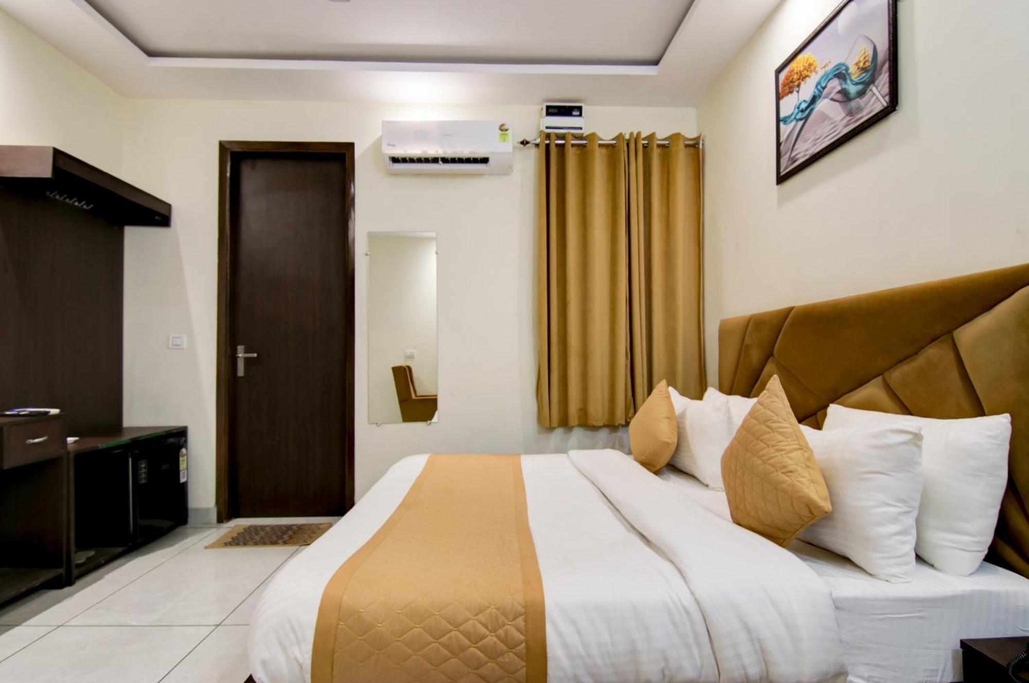 Hotel De Hocks Deluxe - New Delhi Railway Station المظهر الخارجي الصورة