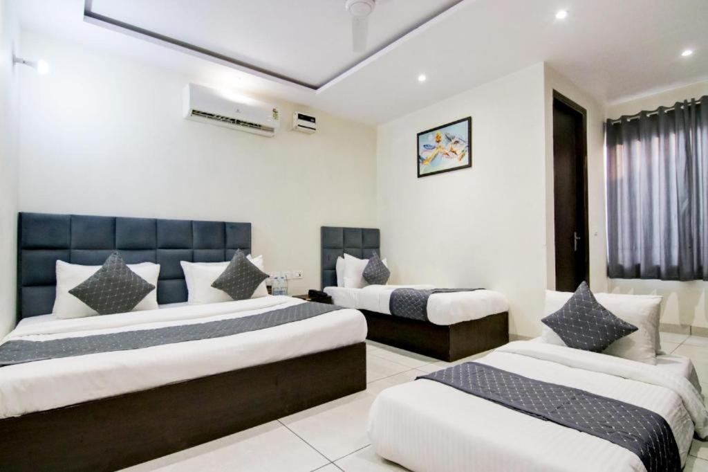 Hotel De Hocks Deluxe - New Delhi Railway Station المظهر الخارجي الصورة