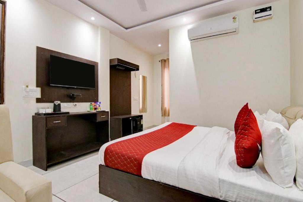 Hotel De Hocks Deluxe - New Delhi Railway Station المظهر الخارجي الصورة