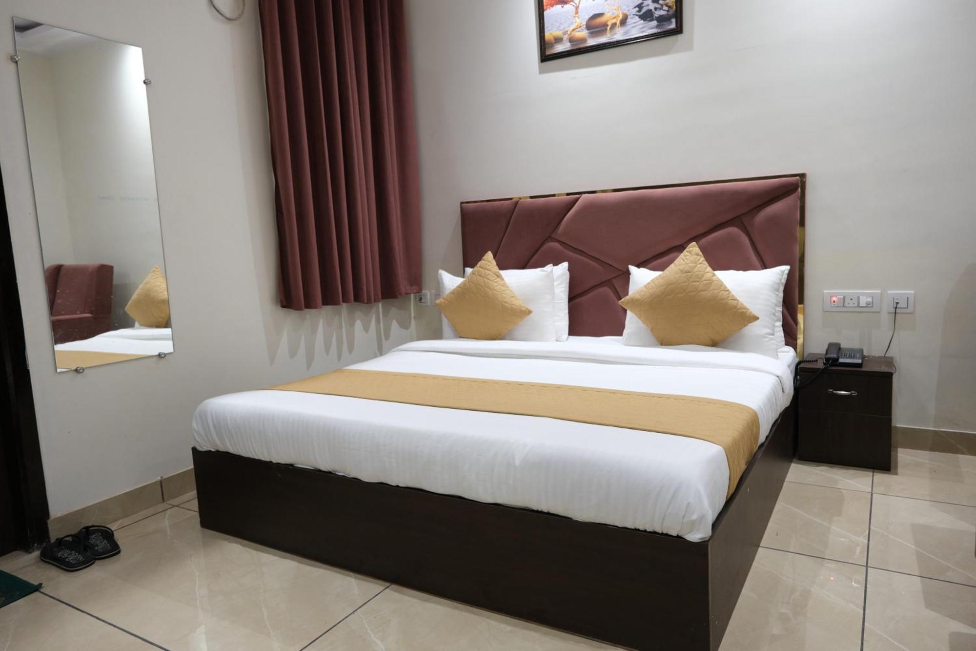 Hotel De Hocks Deluxe - New Delhi Railway Station المظهر الخارجي الصورة