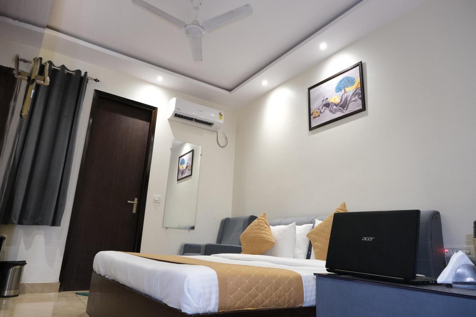 Hotel De Hocks Deluxe - New Delhi Railway Station المظهر الخارجي الصورة