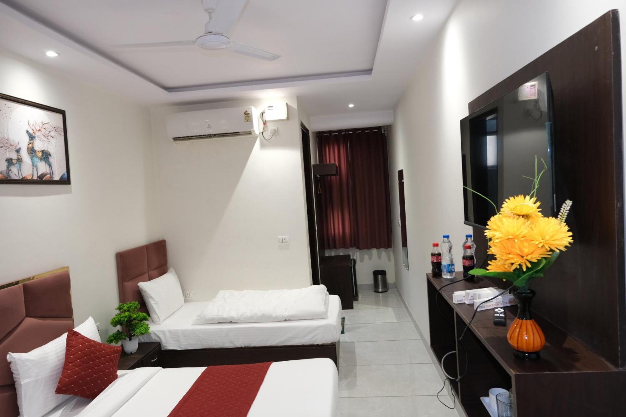 Hotel De Hocks Deluxe - New Delhi Railway Station المظهر الخارجي الصورة