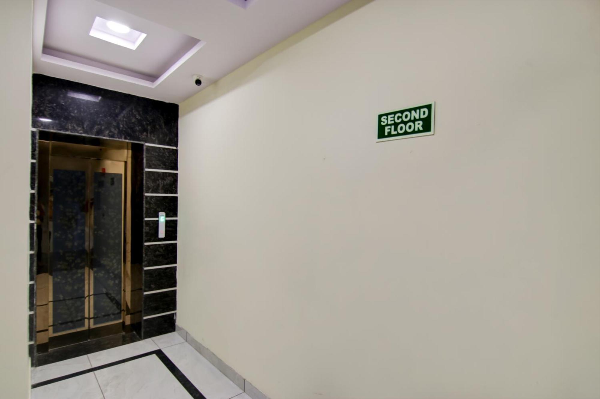 Hotel De Hocks Deluxe - New Delhi Railway Station المظهر الخارجي الصورة