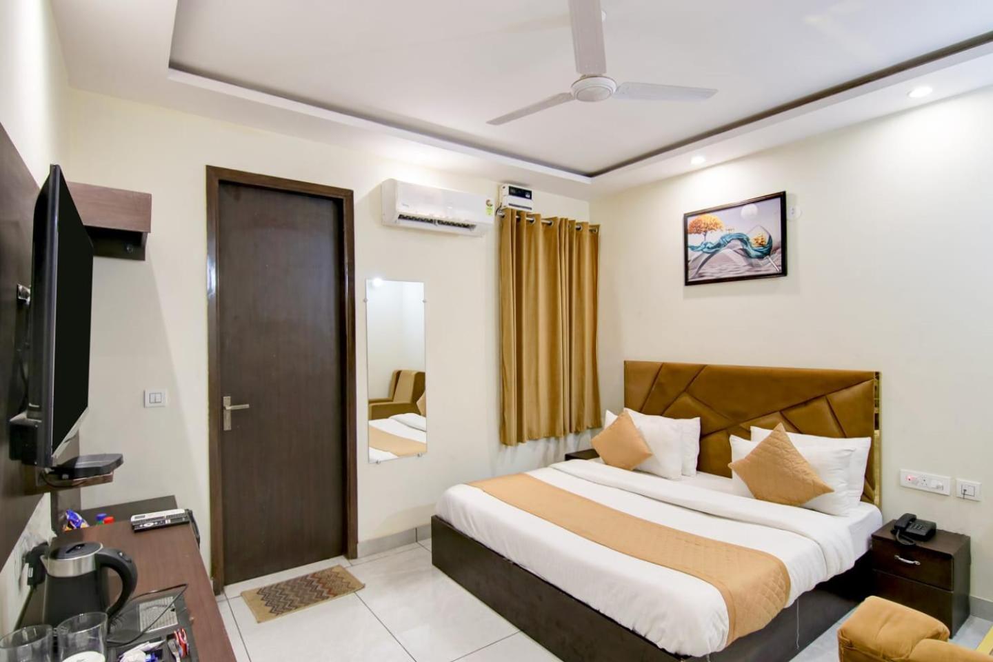 Hotel De Hocks Deluxe - New Delhi Railway Station المظهر الخارجي الصورة