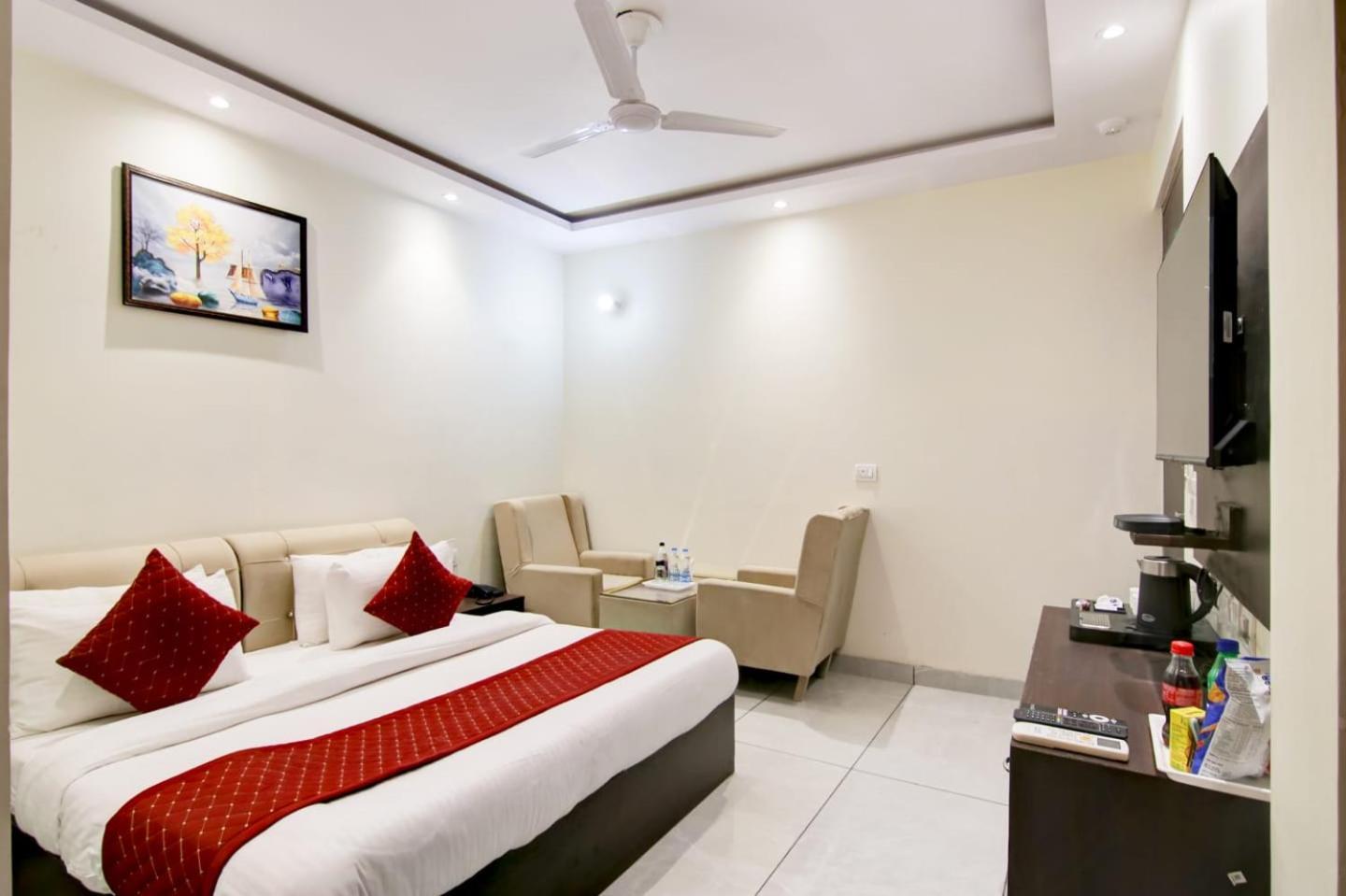 Hotel De Hocks Deluxe - New Delhi Railway Station المظهر الخارجي الصورة