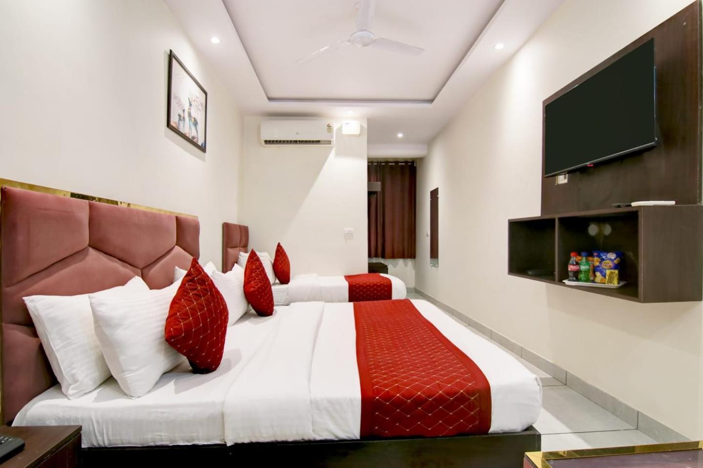 Hotel De Hocks Deluxe - New Delhi Railway Station المظهر الخارجي الصورة